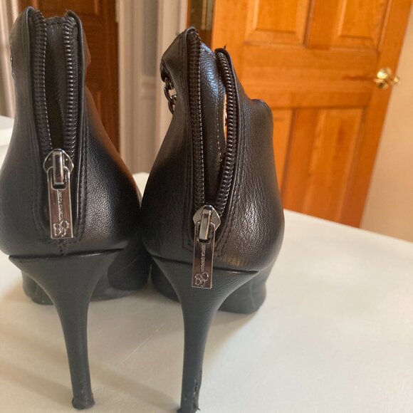 Jessica Simpson Zipper Pointed Toe Ankle Chain Strap Heels Color Black Size 9.5 - Picture 3 of 8